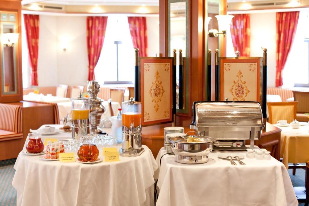 Hotel Weisses Ross 마리엔스베르크 외부 사진